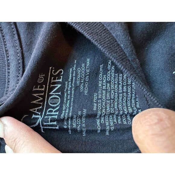 NWT Game Of Thrones Black Short Sleeve Graphic Tee Text Unisex Medium - Picture 3 of 4